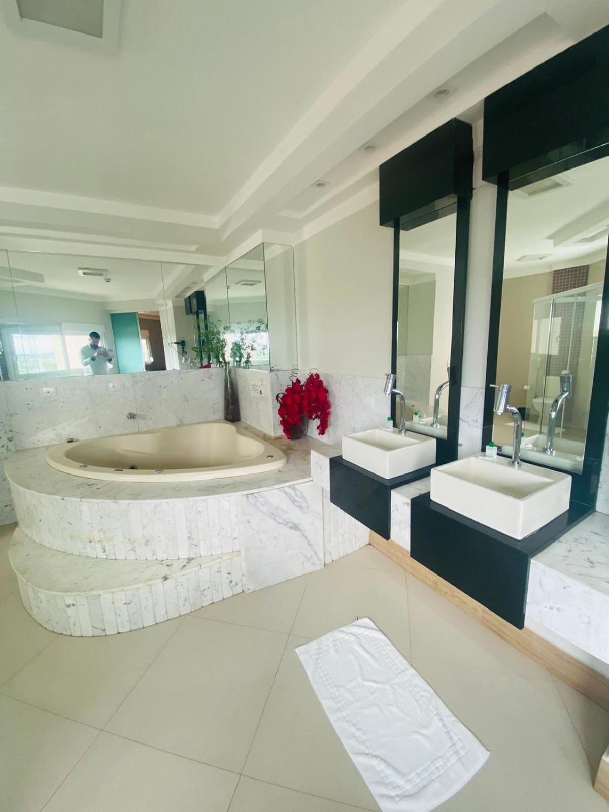 Shelton Palace Hotel Paranavai Bagian luar foto