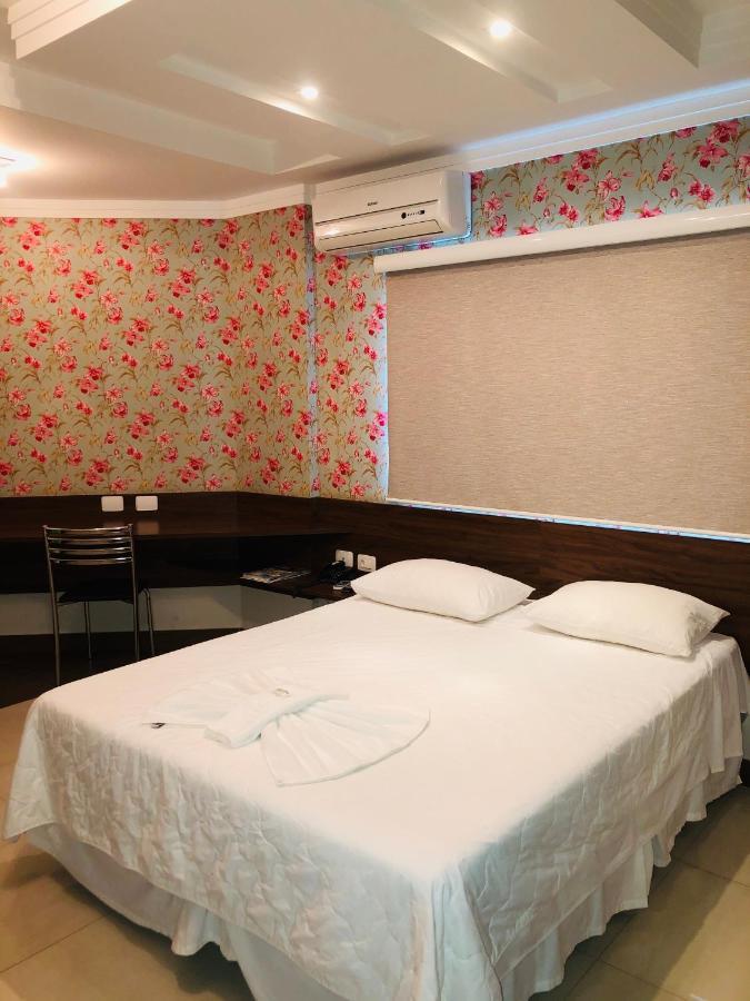 Shelton Palace Hotel Paranavai Bagian luar foto
